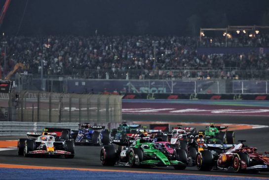 Nico Hulkenberg (GER) Sauber C45 at the start of the race.
30.11.2025. Formula 1 World Championship, Rd 23, Qatar Grand Prix, Doha, Qatar, Race Day.
- www.xpbimages.com, EMail: requests@xpbimages.com © Copyright: Batchelor / XPB Images