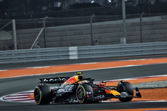 Yuki Tsunoda (JPN) Red Bull Racing RB21.
30.11.2025. Formula 1 World Championship, Rd 23, Qatar Grand Prix, Doha, Qatar, Race Day.
- www.xpbimages.com, EMail: requests@xpbimages.com © Copyright: Batchelor / XPB Images