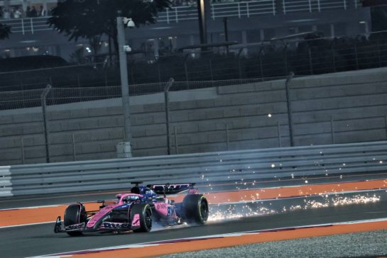 Pierre Gasly (FRA) Alpine F1 Team A525 with damage after colliding with Nico Hulkenberg (GER) Sauber C45.
30.11.2025. Formula 1 World Championship, Rd 23, Qatar Grand Prix, Doha, Qatar, Race Day.
- www.xpbimages.com, EMail: requests@xpbimages.com © Copyright: Batchelor / XPB Images