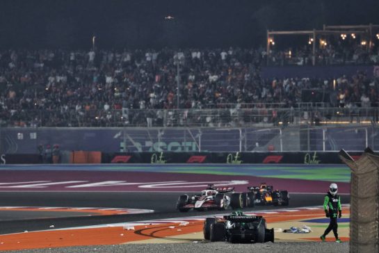 Nico Hulkenberg (GER) Sauber C45 retired from the race after colliding with Pierre Gasly (FRA) Alpine F1 Team A525.
30.11.2025. Formula 1 World Championship, Rd 23, Qatar Grand Prix, Doha, Qatar, Race Day.
- www.xpbimages.com, EMail: requests@xpbimages.com © Copyright: Batchelor / XPB Images