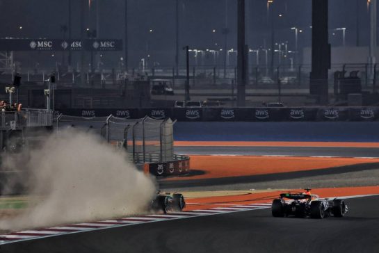 George Russell (GBR) Mercedes AMG F1 W16 runs wide as he battles for position with Isack Hadjar (FRA) Racing Bulls VCARB 02.
30.11.2025. Formula 1 World Championship, Rd 23, Qatar Grand Prix, Doha, Qatar, Race Day.
- www.xpbimages.com, EMail: requests@xpbimages.com © Copyright: Moy / XPB Images