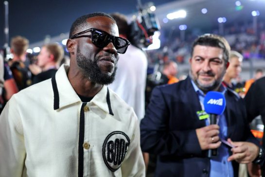 Kevin Hart (USA) Actor on the grid.
30.11.2025. Formula 1 World Championship, Rd 23, Qatar Grand Prix, Doha, Qatar, Race Day.
- www.xpbimages.com, EMail: requests@xpbimages.com © Copyright: Moy / XPB Images