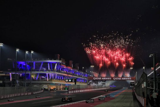 Lewis Hamilton (GBR) Ferrari SF-25 at the end of the race.
30.11.2025. Formula 1 World Championship, Rd 23, Qatar Grand Prix, Doha, Qatar, Race Day.
- www.xpbimages.com, EMail: requests@xpbimages.com © Copyright: Moy / XPB Images
