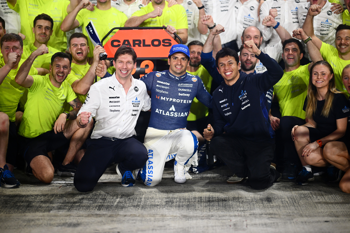 Vowles Lauds Sainz’s Qatar Podium, Williams Secure Fifth Place