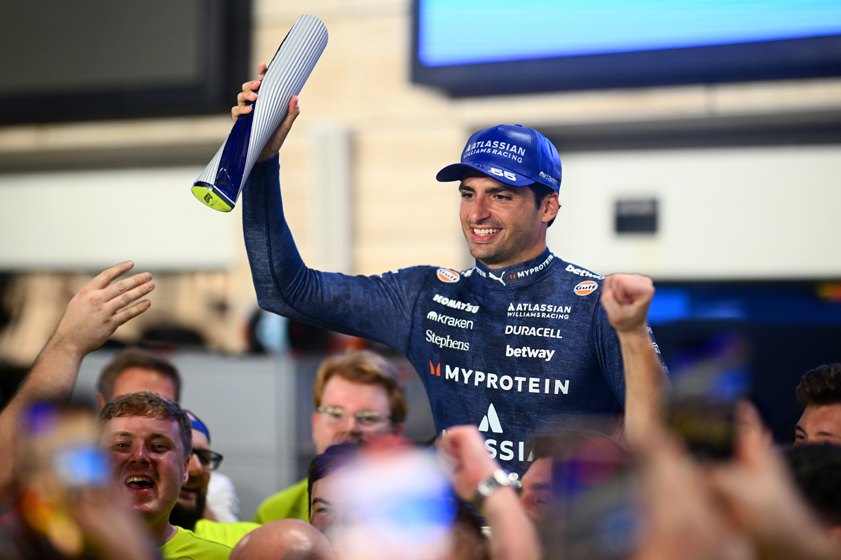 Sainz grabs brilliant podium for Williams in Qatar despite late scare