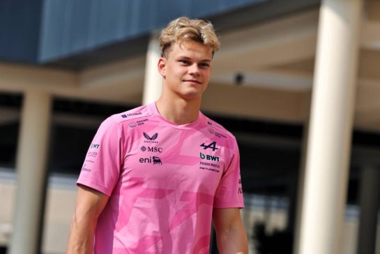 Paul Aron (EST) Alpine F1 Team Reserve Driver.
04.12.2025. Formula 1 World Championship, Rd 24, Abu Dhabi Grand Prix, Yas Marina Circuit, Abu Dhabi, Preparation Day.
- www.xpbimages.com, EMail: requests@xpbimages.com © Copyright: Moy / XPB Images