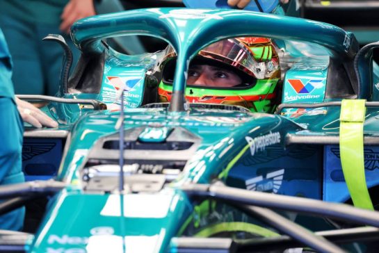 Cian Shields (GBR) Aston Martin F1 Team AMR25 Test Driver.
04.12.2025. Formula 1 World Championship, Rd 24, Abu Dhabi Grand Prix, Yas Marina Circuit, Abu Dhabi, Preparation Day.
- www.xpbimages.com, EMail: requests@xpbimages.com © Copyright: Batchelor / XPB Images