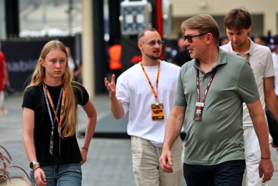 (L to R): Ella Hakkinen (FIN) McLaren Driver Development Programme with her father Mika Hakkinen (FIN).
05.12.2025. Formula 1 World Championship, Rd 24, Abu Dhabi Grand Prix, Yas Marina Circuit, Abu Dhabi, Practice Day.
- www.xpbimages.com, EMail: requests@xpbimages.com © Copyright: Batchelor / XPB Images