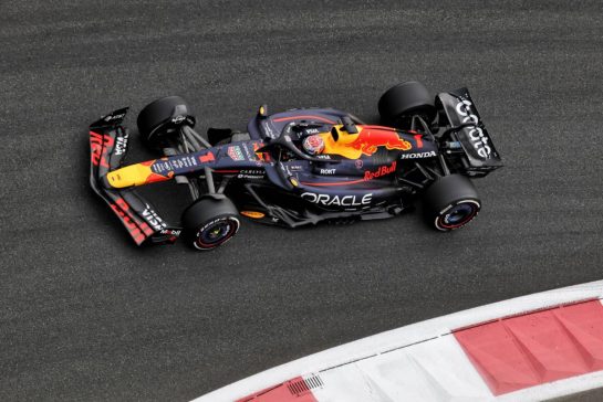 Max Verstappen (NLD) Red Bull Racing RB21.
05.12.2025. Formula 1 World Championship, Rd 24, Abu Dhabi Grand Prix, Yas Marina Circuit, Abu Dhabi, Practice Day.
- www.xpbimages.com, EMail: requests@xpbimages.com © Copyright: Bearne / XPB Images
