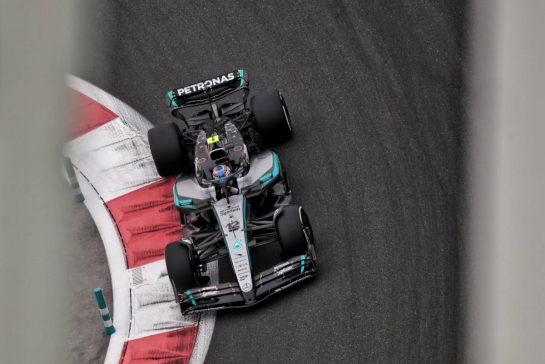 Andrea Kimi Antonelli (ITA) Mercedes AMG F1 W16.
05.12.2025. Formula 1 World Championship, Rd 24, Abu Dhabi Grand Prix, Yas Marina Circuit, Abu Dhabi, Practice Day.
- www.xpbimages.com, EMail: requests@xpbimages.com © Copyright: Bearne / XPB Images