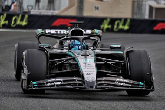 George Russell (GBR) Mercedes AMG F1 W16.
05.12.2025. Formula 1 World Championship, Rd 24, Abu Dhabi Grand Prix, Yas Marina Circuit, Abu Dhabi, Practice Day.
- www.xpbimages.com, EMail: requests@xpbimages.com © Copyright: Moy / XPB Images