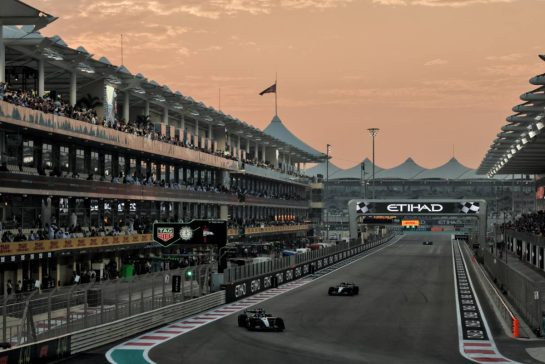George Russell (GBR) Mercedes AMG F1 W16.
05.12.2025. Formula 1 World Championship, Rd 24, Abu Dhabi Grand Prix, Yas Marina Circuit, Abu Dhabi, Practice Day.
- www.xpbimages.com, EMail: requests@xpbimages.com © Copyright: Moy / XPB Images