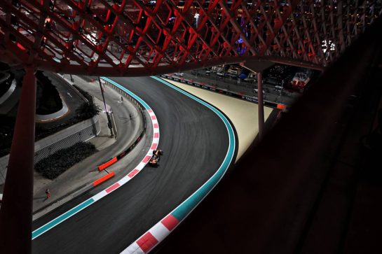 Lando Norris (GBR) McLaren MCL39.
05.12.2025. Formula 1 World Championship, Rd 24, Abu Dhabi Grand Prix, Yas Marina Circuit, Abu Dhabi, Practice Day.
- www.xpbimages.com, EMail: requests@xpbimages.com © Copyright: Price	/ XPB Images