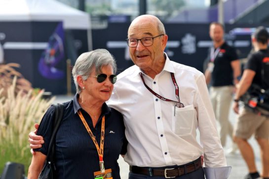Peter Sauber (SUI) Former Sauber Owner (Right) with his wife Christiane Sauber.
06.12.2025. Formula 1 World Championship, Rd 24, Abu Dhabi Grand Prix, Yas Marina Circuit, Abu Dhabi, Qualifying Day.
- www.xpbimages.com, EMail: requests@xpbimages.com © Copyright: Bearne / XPB Images