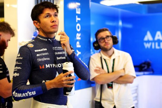 Alexander Albon (THA) Atlassian Williams Racing.
06.12.2025. Formula 1 World Championship, Rd 24, Abu Dhabi Grand Prix, Yas Marina Circuit, Abu Dhabi, Qualifying Day.
- www.xpbimages.com, EMail: requests@xpbimages.com © Copyright: Bearne / XPB Images