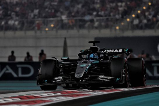 George Russell (GBR) Mercedes AMG F1 W16.
06.12.2025. Formula 1 World Championship, Rd 24, Abu Dhabi Grand Prix, Yas Marina Circuit, Abu Dhabi, Qualifying Day.
- www.xpbimages.com, EMail: requests@xpbimages.com © Copyright: Charniaux / XPB Images