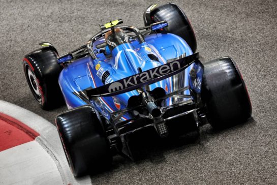 Carlos Sainz (ESP) Atlassian Williams Racing FW47.
06.12.2025. Formula 1 World Championship, Rd 24, Abu Dhabi Grand Prix, Yas Marina Circuit, Abu Dhabi, Qualifying Day.
- www.xpbimages.com, EMail: requests@xpbimages.com © Copyright: Bearne / XPB Images