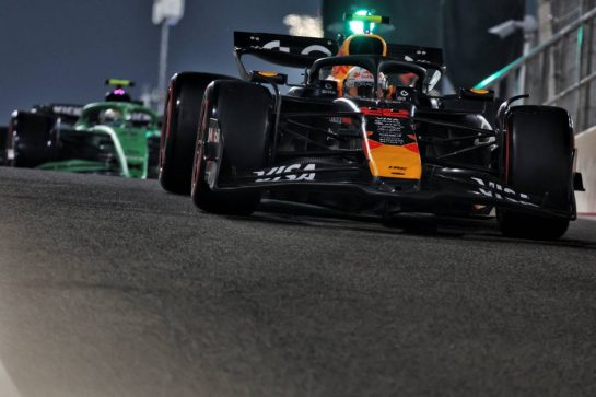 Yuki Tsunoda (JPN) Red Bull Racing RB21.
06.12.2025. Formula 1 World Championship, Rd 24, Abu Dhabi Grand Prix, Yas Marina Circuit, Abu Dhabi, Qualifying Day.
- www.xpbimages.com, EMail: requests@xpbimages.com © Copyright: Bearne / XPB Images