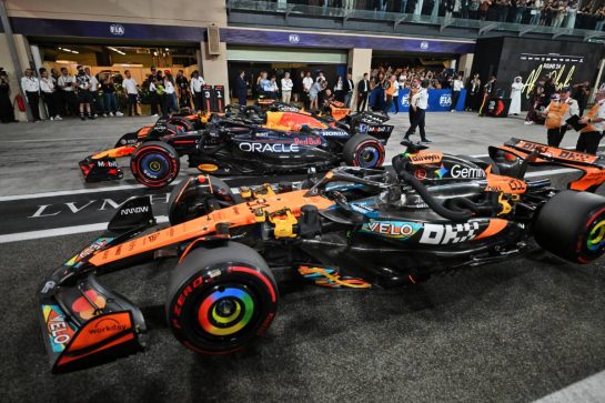 Oscar Piastri (AUS) McLaren MCL39; Max Verstappen (NLD) Red Bull Racing RB21; and Lando Norris (GBR) McLaren MCL39 in qualifying parc ferme.
06.12.2025. Formula 1 World Championship, Rd 24, Abu Dhabi Grand Prix, Yas Marina Circuit, Abu Dhabi, Qualifying Day.
- www.xpbimages.com, EMail: requests@xpbimages.com © Copyright: Price	/ XPB Images