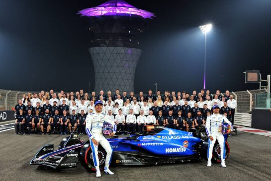 (L to R): Alexander Albon (THA) Atlassian Williams Racing and Carlos Sainz (ESP) Atlassian Williams Racing at a team photograph.
06.12.2025. Formula 1 World Championship, Rd 24, Abu Dhabi Grand Prix, Yas Marina Circuit, Abu Dhabi, Qualifying Day.
- www.xpbimages.com, EMail: requests@xpbimages.com © Copyright: Bearne / XPB Images