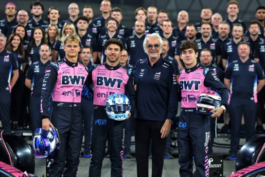 (L to R): Paul Aron (EST) Alpine F1 Team Reserve Driver; Pierre Gasly (FRA) Alpine F1 Team; Flavio Briatore (ITA) Alpine F1 Team Executive Advisor; and Franco Colapinto (ARG) Alpine F1 Team, at a team photograph.
06.12.2025. Formula 1 World Championship, Rd 24, Abu Dhabi Grand Prix, Yas Marina Circuit, Abu Dhabi, Qualifying Day.
- www.xpbimages.com, EMail: requests@xpbimages.com © Copyright: Moy / XPB Images