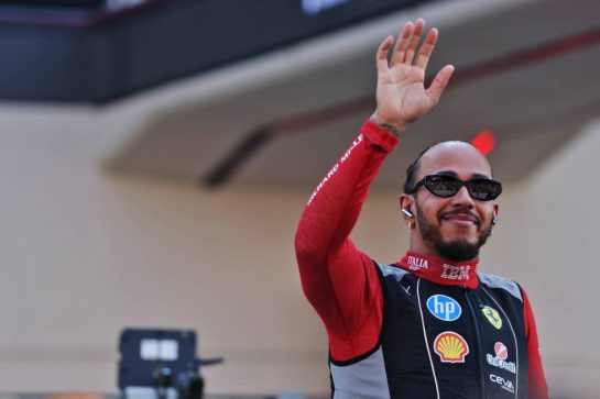 Lewis Hamilton (GBR) Ferrari on the drivers' parade.
07.12.2025. Formula 1 World Championship, Rd 24, Abu Dhabi Grand Prix, Yas Marina Circuit, Abu Dhabi, Race Day.
- www.xpbimages.com, EMail: requests@xpbimages.com © Copyright: Charniaux / XPB Images