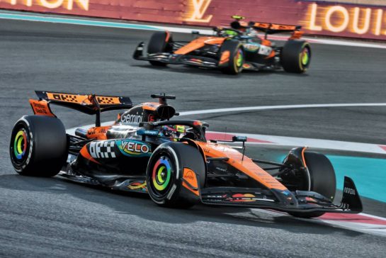 Oscar Piastri (AUS) McLaren MCL39.
07.12.2025. Formula 1 World Championship, Rd 24, Abu Dhabi Grand Prix, Yas Marina Circuit, Abu Dhabi, Race Day.
- www.xpbimages.com, EMail: requests@xpbimages.com © Copyright: Charniaux / XPB Images