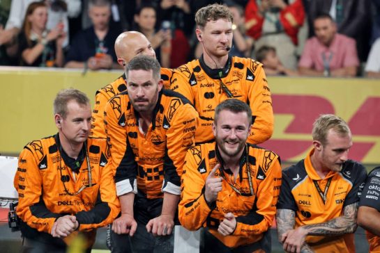 McLaren celebrates at the end of the race.
07.12.2025. Formula 1 World Championship, Rd 24, Abu Dhabi Grand Prix, Yas Marina Circuit, Abu Dhabi, Race Day.
- www.xpbimages.com, EMail: requests@xpbimages.com © Copyright: Moy / XPB Images