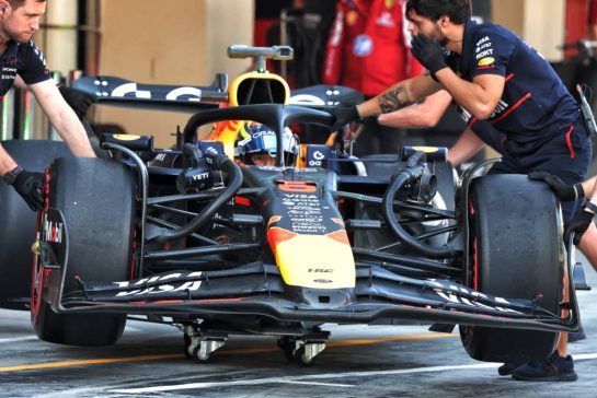 Arvid Lindblad (GBR) Racing Bulls VCARB 02.
09.12.2025. Formula 1 Testing, Yas Marina Circuit, Abu Dhabi, Tuesday.
- www.xpbimages.com, EMail: requests@xpbimages.com © Copyright: Charniaux / XPB Images