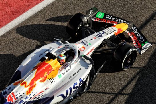 Arvid Lindblad (GBR) Racing Bulls VCARB 02.
09.12.2025. Formula 1 Testing, Yas Marina Circuit, Abu Dhabi, Tuesday.
- www.xpbimages.com, EMail: requests@xpbimages.com © Copyright: Bearne / XPB Images