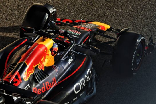 Ayumu Iwasa (JPN) Red Bull Racing RB21 Test Driver.
09.12.2025. Formula 1 Testing, Yas Marina Circuit, Abu Dhabi, Tuesday.
- www.xpbimages.com, EMail: requests@xpbimages.com © Copyright: Bearne / XPB Images