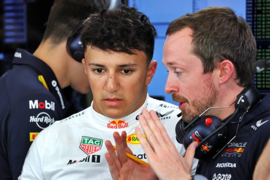 Isack Hadjar (FRA) Red Bull Racing.
09.12.2025. Formula 1 Testing, Yas Marina Circuit, Abu Dhabi, Tuesday.
- www.xpbimages.com, EMail: requests@xpbimages.com © Copyright: Charniaux / XPB Images