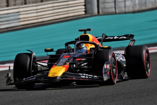 Isack Hadjar (FRA) Red Bull Racing RB21.
09.12.2025. Formula 1 Testing, Yas Marina Circuit, Abu Dhabi, Tuesday.
- www.xpbimages.com, EMail: requests@xpbimages.com © Copyright: Moy / XPB Images