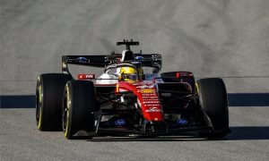 Hamilton’s last-gasp flyer puts Ferrari on top in Barcelona F1 finale