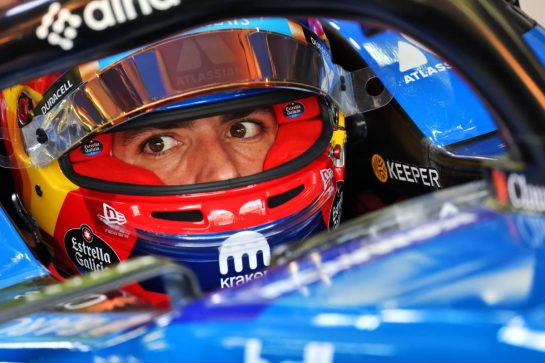 Carlos Sainz (ESP) Williams F1 Team FW48.
11.02.2026. Formula 1 Testing, Bahrain Test One, Sakhir, Bahrain, Day One.
- www.xpbimages.com, EMail: requests@xpbimages.com © Copyright: Batchelor / XPB Images