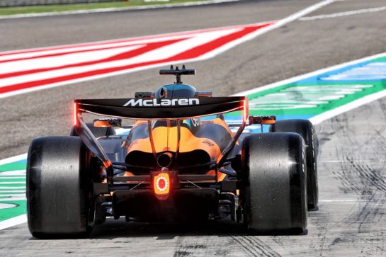 Oscar Piastri (AUS) McLaren F1 Team MCL40.
11.02.2026. Formula 1 Testing, Bahrain Test One, Sakhir, Bahrain, Day One.
- www.xpbimages.com, EMail: requests@xpbimages.com © Copyright: Batchelor / XPB Images