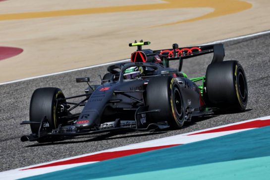 Gabriel Bortoleto (BRA) Audi F1 Team R26.
19.02.2026. Formula 1 Testing, Bahrain Test Two, Sakhir, Bahrain, Day Two.
- www.xpbimages.com, EMail: requests@xpbimages.com © Copyright: Moy / XPB Images
