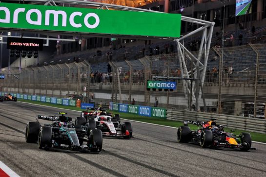 Andrea Kimi Antonelli (ITA) Mercedes AMG Formula One Team W17; Esteban Ocon (FRA) Haas F1 Team VF-26; and Max Verstappen (NLD) Red Bull Racing RB22 - start practice.
19.02.2026. Formula 1 Testing, Bahrain Test Two, Sakhir, Bahrain, Day Two.
- www.xpbimages.com, EMail: requests@xpbimages.com © Copyright: Batchelor / XPB Images