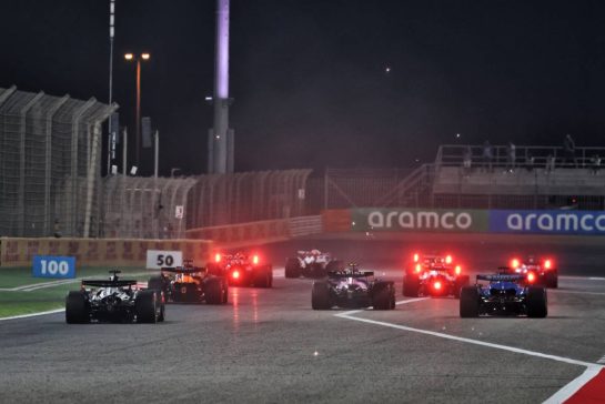 Sergio Perez (MEX) Cadillac Formula 1 Team CA01 and Carlos Sainz (ESP) Williams F1 Team FW48 - start practice.
19.02.2026. Formula 1 Testing, Bahrain Test Two, Sakhir, Bahrain, Day Two.
- www.xpbimages.com, EMail: requests@xpbimages.com © Copyright: Batchelor / XPB Images