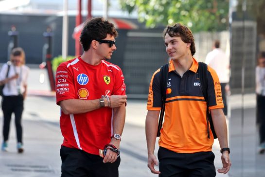 (L to R): Charles Leclerc (MON) Scuderia Ferrari with Oscar Piastri (AUS) McLaren F1 Team.
20.02.2026. Formula 1 Testing, Bahrain Test Two, Sakhir, Bahrain, Day Three.
- www.xpbimages.com, EMail: requests@xpbimages.com © Copyright: Moy / XPB Images
