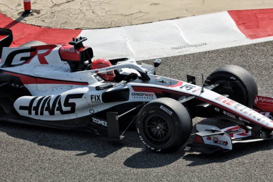 Esteban Ocon (FRA) Haas F1 Team VF-26.
20.02.2026. Formula 1 Testing, Bahrain Test Two, Sakhir, Bahrain, Day Three.
- www.xpbimages.com, EMail: requests@xpbimages.com © Copyright: Bearne / XPB Images