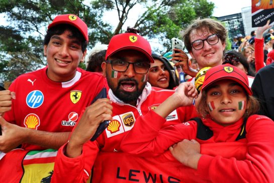Circuit atmosphere - Scuderia Ferrari fans.
05.03.2026. Formula 1 World Championship, Rd 1, Australian Grand Prix, Albert Park, Melbourne, Australia, Preparation Day.
- www.xpbimages.com, EMail: requests@xpbimages.com © Copyright: Bearne / XPB Images
