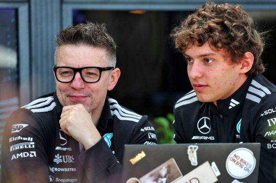 (L to R): Peter Bonnington (GBR) Mercedes AMG Formula One Team Race Engineer with Andrea Kimi Antonelli (ITA) Mercedes AMG Formula One Team.
05.03.2026. Formula 1 World Championship, Rd 1, Australian Grand Prix, Albert Park, Melbourne, Australia, Preparation Day.
- www.xpbimages.com, EMail: requests@xpbimages.com © Copyright: Batchelor / XPB Images