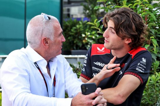 (L to R): Mick Doohan (AUS) with his son Jack Doohan (AUS) Haas F1 Team Reserve Driver.
07.03.2026. Formula 1 World Championship, Rd 1, Australian Grand Prix, Albert Park, Melbourne, Australia, Qualifying Day.
- www.xpbimages.com, EMail: requests@xpbimages.com © Copyright: Bearne / XPB Images