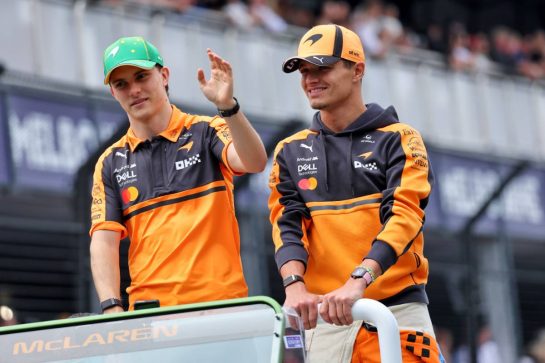 (L to R): Oscar Piastri (AUS) McLaren F1 Team and Lando Norris (GBR) McLaren F1 Team on the drivers' parade.
08.03.2026. Formula 1 World Championship, Rd 1, Australian Grand Prix, Albert Park, Melbourne, Australia, Race Day.
- www.xpbimages.com, EMail: requests@xpbimages.com © Copyright: Charniaux / XPB Images