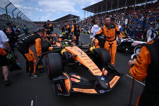 Lando Norris (GBR) McLaren F1 Team MCL40 on the grid.
08.03.2026. Formula 1 World Championship, Rd 1, Australian Grand Prix, Albert Park, Melbourne, Australia, Race Day.
- www.xpbimages.com, EMail: requests@xpbimages.com © Copyright: Price / XPB Images