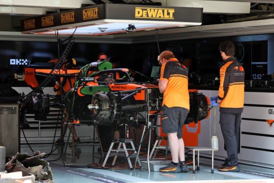 McLaren F1 Team MCL40 being prepared in the pit garage.
12.03.2026. Formula 1 World Championship, Rd 2, Chinese Grand Prix, Shanghai, China, Preparation Day.
- www.xpbimages.com, EMail: requests@xpbimages.com © Copyright: Moy / XPB Images