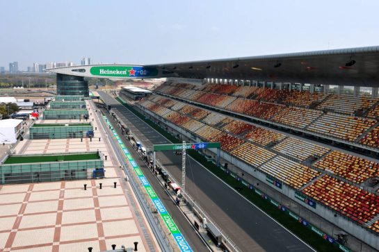 Circuit atmosphere - start / finish straight.
12.03.2026. Formula 1 World Championship, Rd 2, Chinese Grand Prix, Shanghai, China, Preparation Day.
- www.xpbimages.com, EMail: requests@xpbimages.com © Copyright: Moy / XPB Images