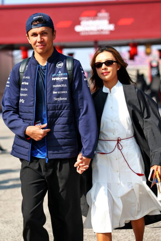 (L to R): Alexander Albon (THA) Williams F1 Team with his girlfriend Muni Lily He (CHN) Professional Golfer.
13.03.2026. Formula 1 World Championship, Rd 2, Chinese Grand Prix, Shanghai, China, Sprint Qualifying Day.
- www.xpbimages.com, EMail: requests@xpbimages.com © Copyright: Bearne / XPB Images