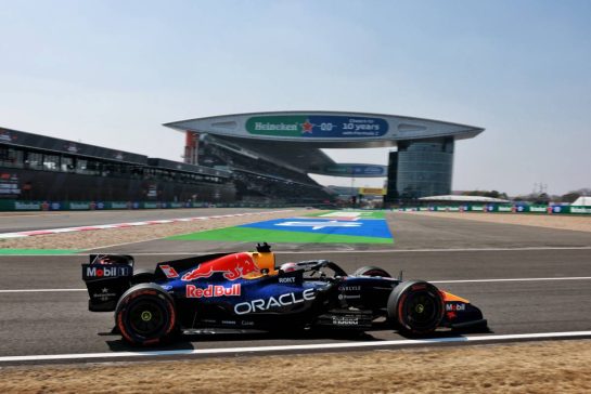 Max Verstappen (NLD) Red Bull Racing RB22.
13.03.2026. Formula 1 World Championship, Rd 2, Chinese Grand Prix, Shanghai, China, Sprint Qualifying Day.
- www.xpbimages.com, EMail: requests@xpbimages.com © Copyright: Moy / XPB Images